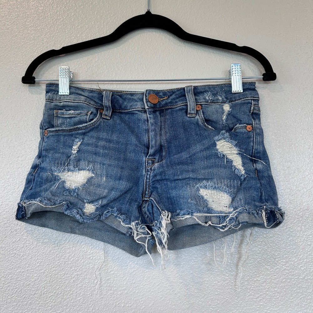 Blank NYC The Fulton Distressed Denim Shorts Blue Size 24 Low Rise Frayed Hem